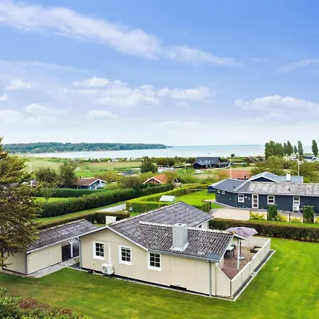Haralda - 300m From The Sea By Interhome *